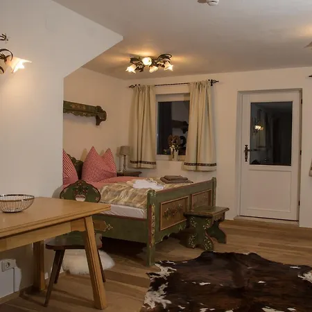 Landhaus Alpenjuwel Aparthotel 4*