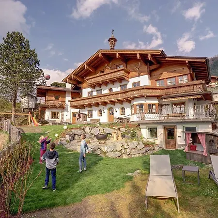 Alpenjuwel Apartahotel 4*
